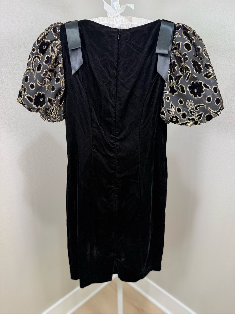 VTG Alison Nicole Black Velvet Dress Puff Sleeve Gold Metallic Brocade Bows Size - Picture 2 of 6